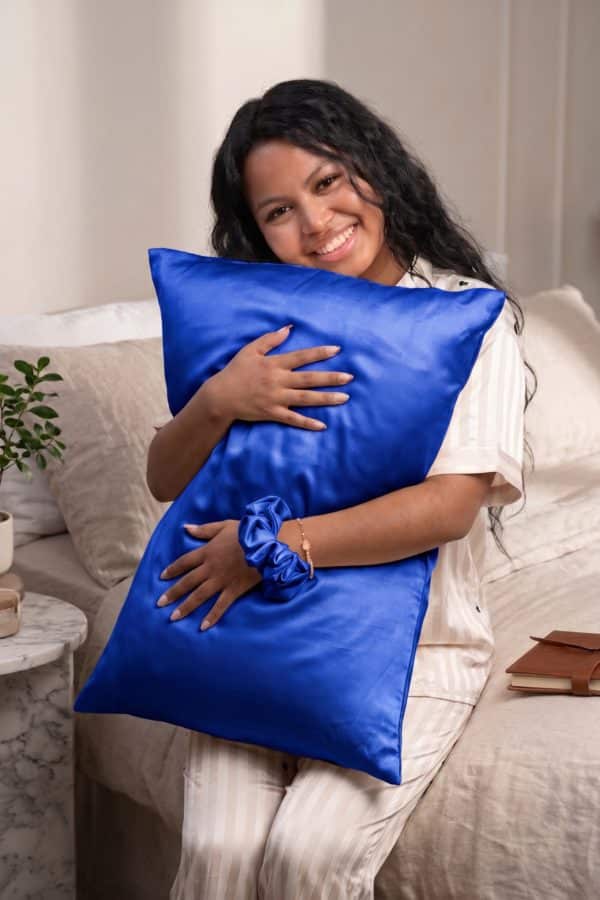 taie d'oreiller en satin bleu roi